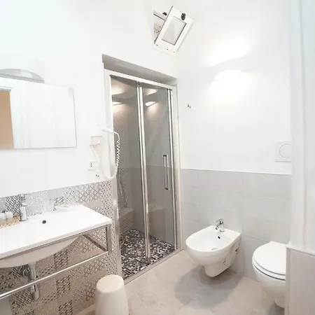 בית הארחה Ailanthus פולינאנו א מארה