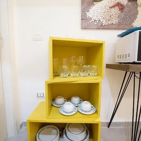 Ailanthus בית הארחה