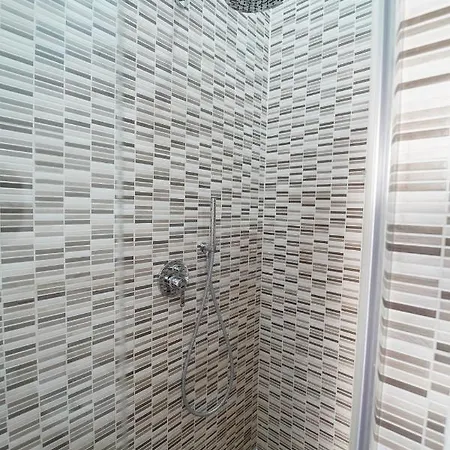 בית הארחה Ailanthus