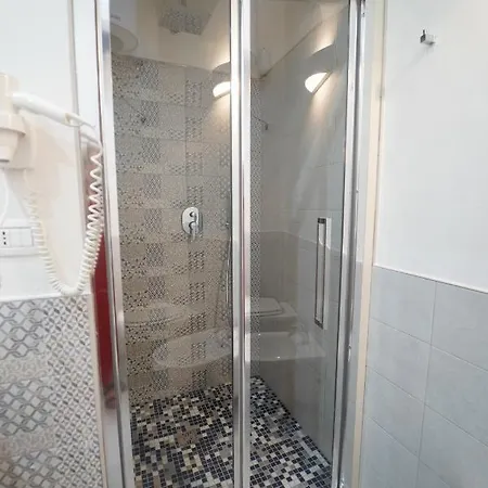 בית הארחה Ailanthus 3*